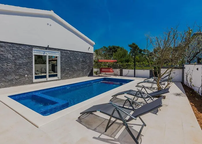 Villa Tomic