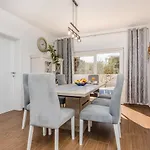 Tomic Villa Vir