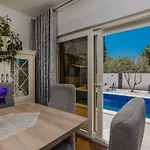 Villa Tomic Vir